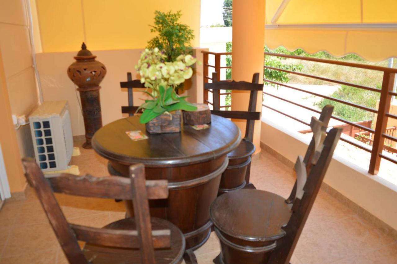 Villa Avatos - Near To The Port Of Rafina And The Airport Of Athens Agios Spyridon  Eksteriør bilde